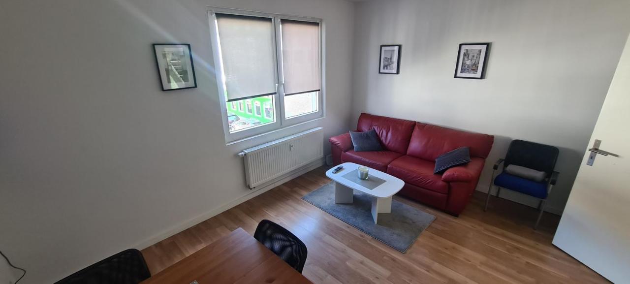 Schoene 2 Zimmer Apartment In Krefeld City, Monteur Wohnung Netflix & Prime Ngoại thất bức ảnh